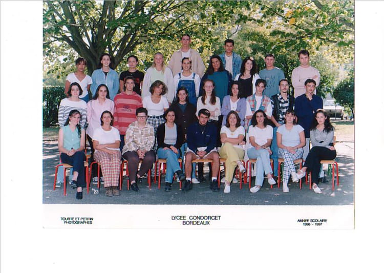 Photo de classe Terminale STT CG de 1996, Lycée Condorcet - Copains d'avant