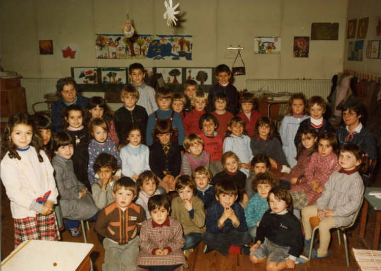 Photo de classe Maternelle 3 ème année de 1981, ECOLE SAINTE LOUISE DE