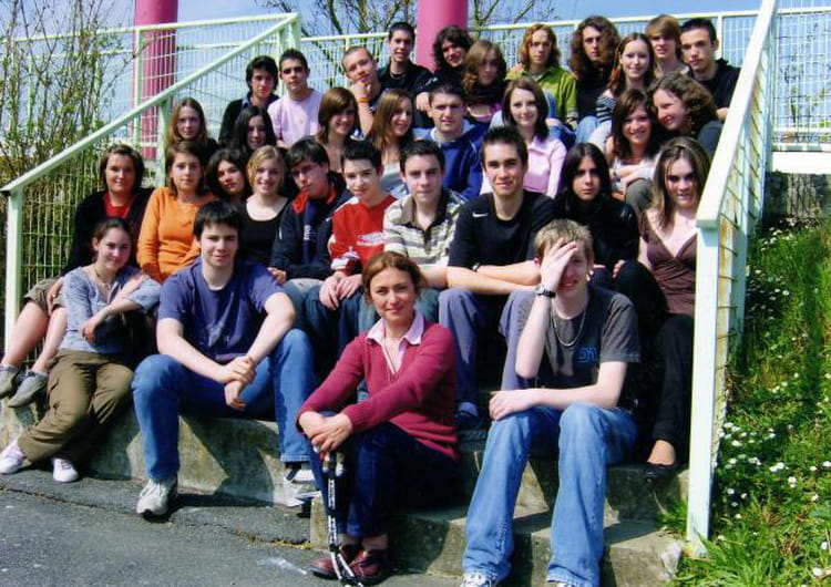Photo de classe 1ère S1 de 2007, Lycée Louise Michel - Copains d'avant
