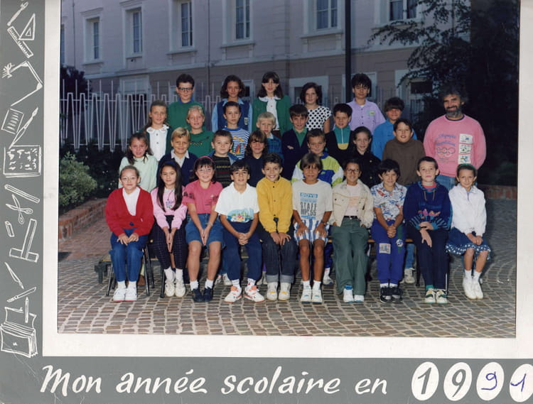 Photo de classe CM2 de 1991, Ecole Notredame De Valbenoite Copains d