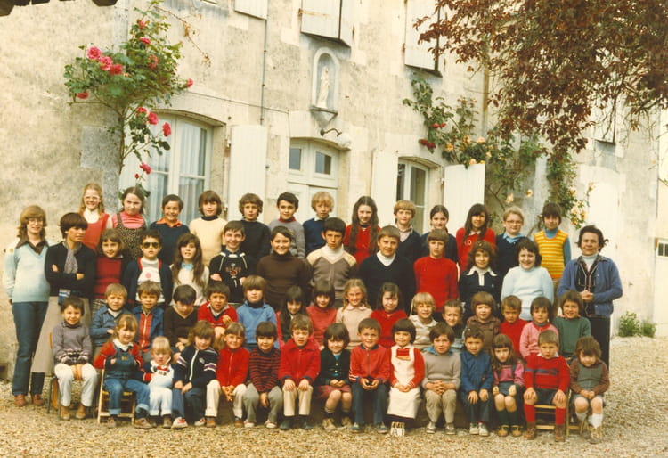 Photo de classe Ecole NotreDamedu Rosaire (CP) de 1980, Ecole Notre Dame Du Rosaire (Fouqueure