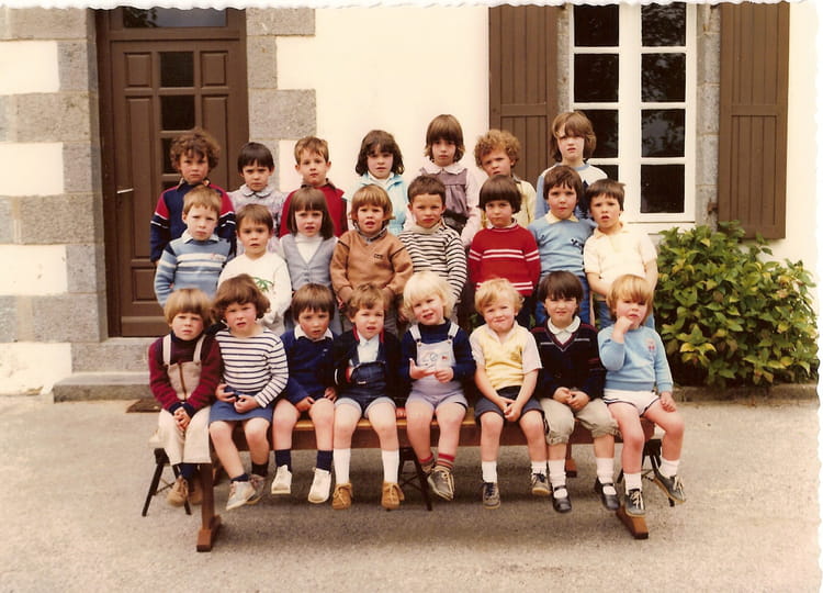 Photo de classe Maternelle de 1981, Ecole (Laniscat) Copains d'avant
