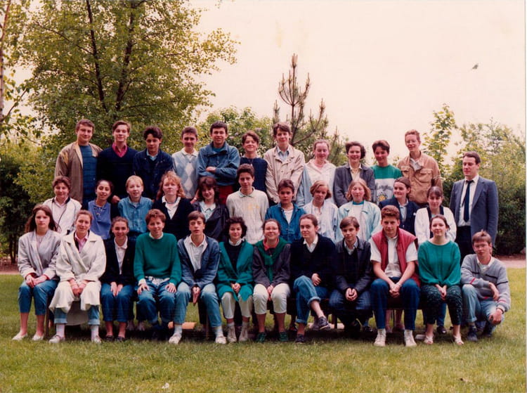 Photo De Classe 2nde D2 De 1986 Lyc e Saint michel Copains D avant photo-de-classe-2nde-d2-de-1986-lyc-e-saint-michel-copains-d-avant