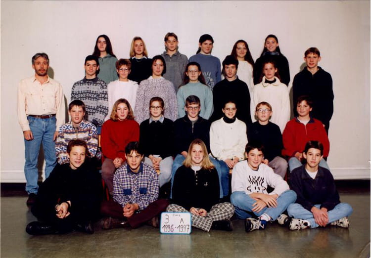 Photo de classe 3A de 1996, Collège Alfred De Musset - Copains d'avant