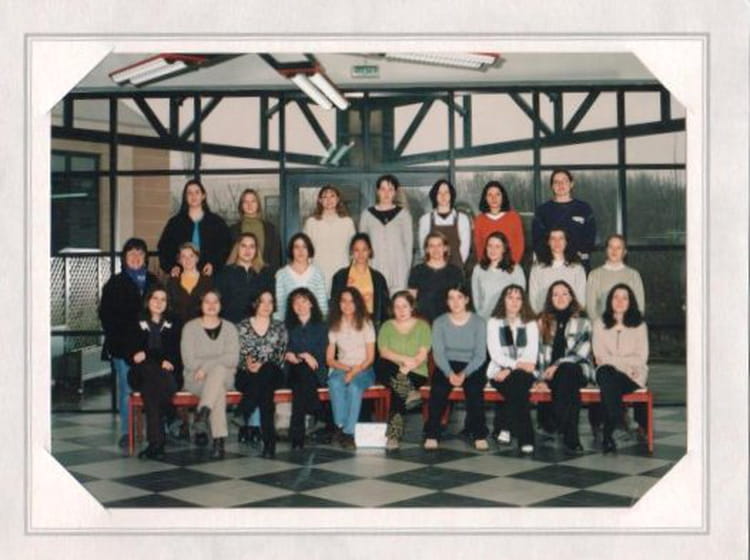 Photo de classe Terminale L de 1997, Lycée Jean Monnet - Copains d'avant