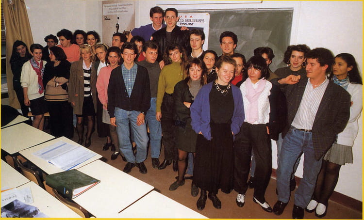 Photo de classe BTS communication et actions pub de 1989, Tézenas Du ...