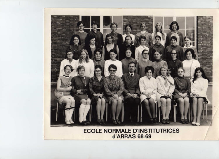 Photo de classe FP1 de 1970, ECOLE NORMALE DE FILLES Copains d'avant