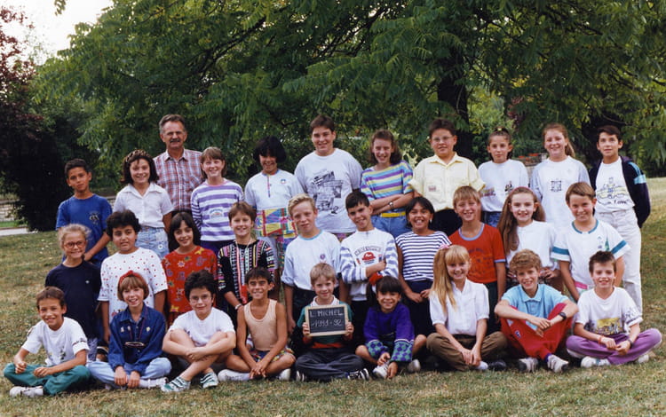 Photo de classe CM2 de 1991, ECOLE LOUISE MICHEL - Copains d'avant