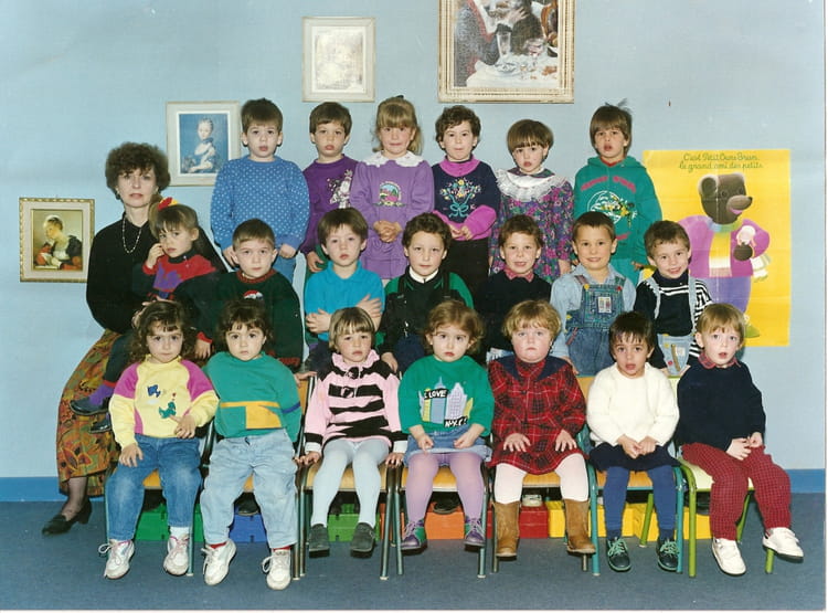 Photo de classe Petits (2) de 1990, ECOLE LOUISE MICHEL - Copains d'avant