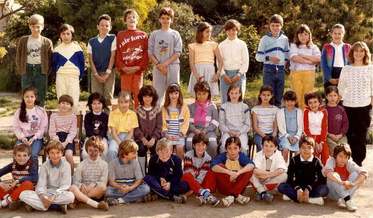 Photo de classe CM1 - 1984 de 1984, ECOLE SAINTE MARIE - Copains d'avant