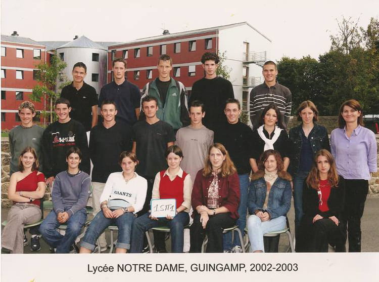 Photo de classe 1ère STT 1 de 2002, Lycée Notre-dame - Copains d'avant