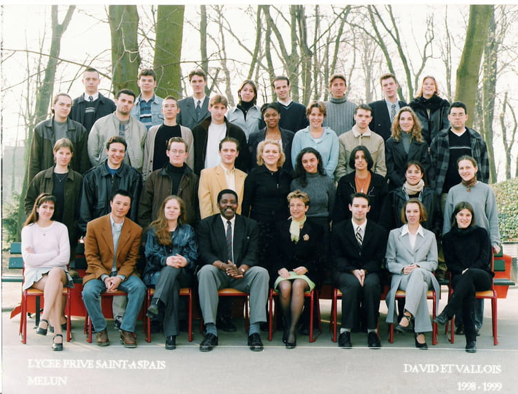 Photo de classe BTS action co 2eme année de 1999, Lycée Saint-aspais ...