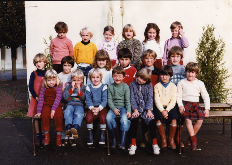 Photo de classe CP de 1982, ECOLE MARIE CURIE - Copains d'avant