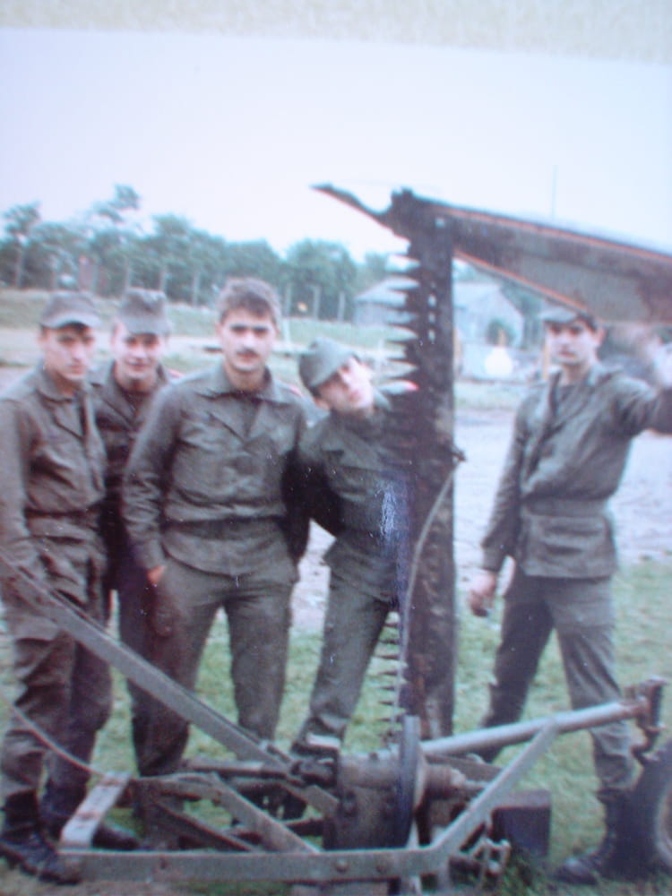 Photo de classe En mission de transport de 1985, 512 Regiment Du Train