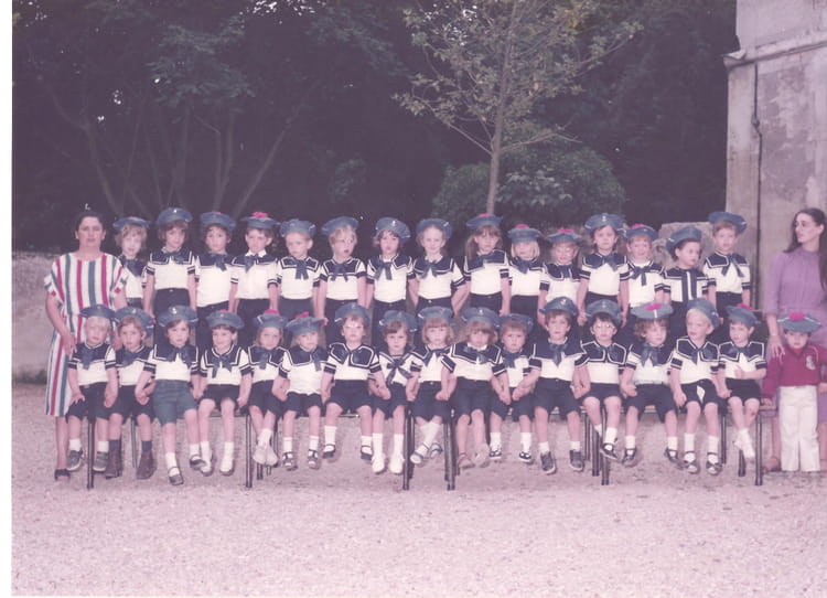 Photo de classe Petite section maternelle 1ere annee de 1983, Ecole