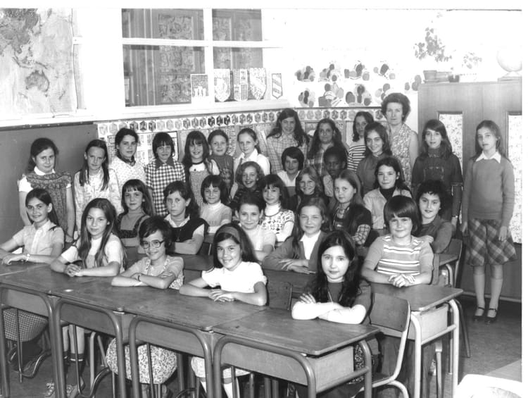 Photo de classe Classe de CM2 de 1977, ECOLE SAINTE MARIE - Copains d'avant