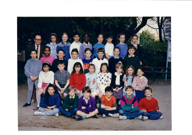 Photo de classe CM1 de 1991, ECOLE SAINTE CLOTILDE Copains d'avant