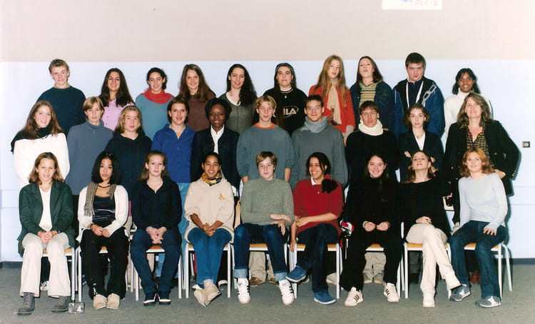 Photo de classe 1ère Littéraire 1 (2000/2001) de 2000, Lycée Jean ...