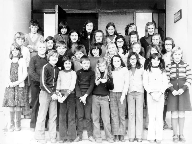 Photo De Classe 6 me 2 De 1975 Coll ge Jean Cocteau Copains D avant Photo De Classe 6 me 2 De 1975 Coll ge Jean Cocteau Copains D avant