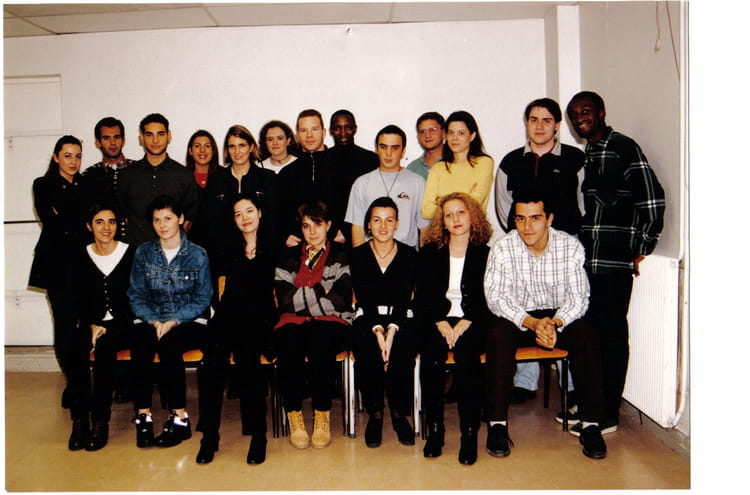 Photo de classe BTS Action Co de 1995, BTS EFFICOM - Copains d'avant
