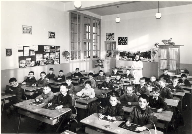 Photo de classe CE1 de 1967, ECOLE LOUIS BLANC - Copains d'avant