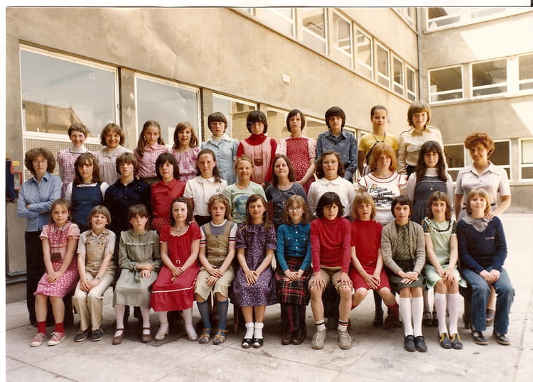 Photo de classe Cm1 de 1979, Ecole Sainte Famille (Bethune) Copains d