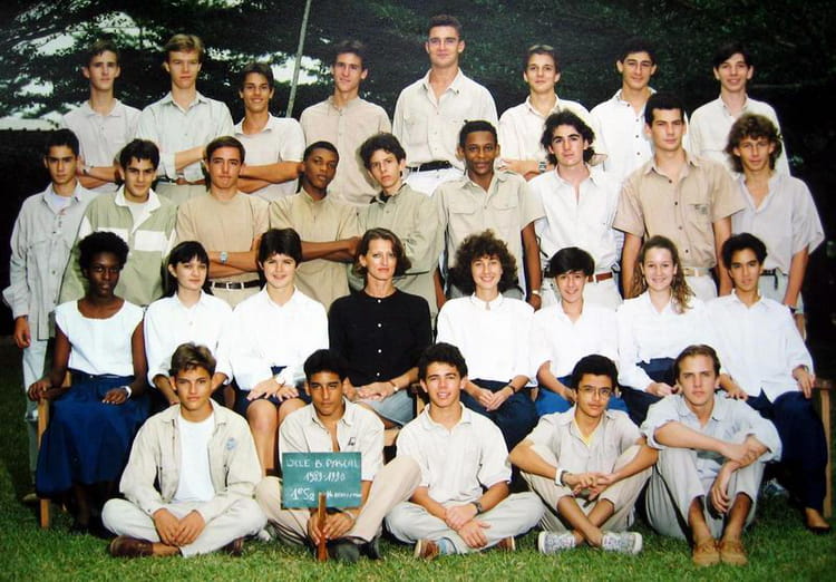 Photo de classe 1èreS2 (89-90) de 1990, LYCEE BLAISE PASCAL - Copains d ...