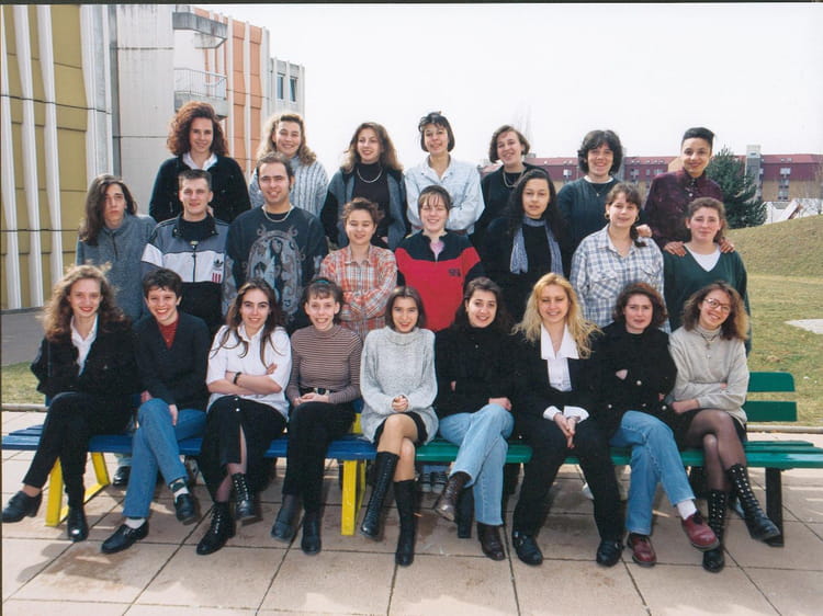 Photo de classe Terminale STT ACA de 1995, Lycée Victor Hugo - Copains ...
