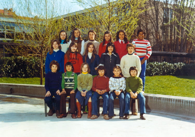 Photo De Classe Ou 1974 6e Ou 5e Bud De 1975 Coll ge Guillaume Bud photo-de-classe-ou-1974-6e-ou-5e-bud-de-1975-coll-ge-guillaume-bud
