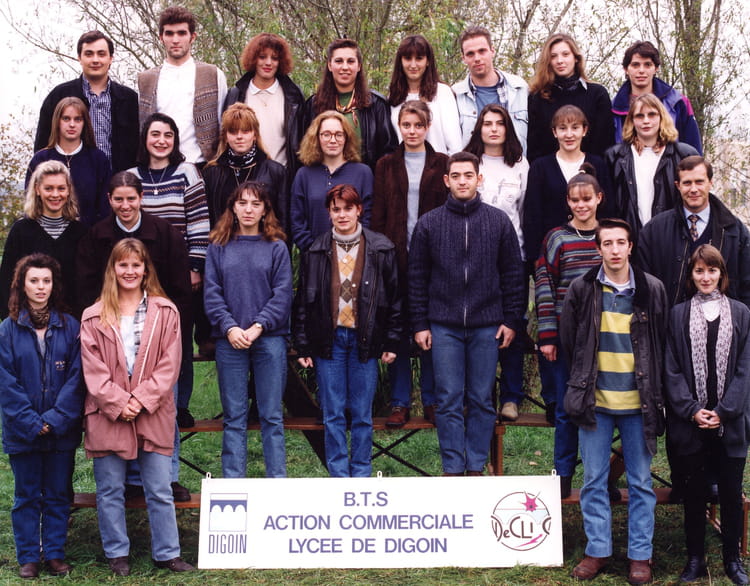 Photo de classe 2ème année BTS Action Co de 1995, Lycée Camille Claudel ...