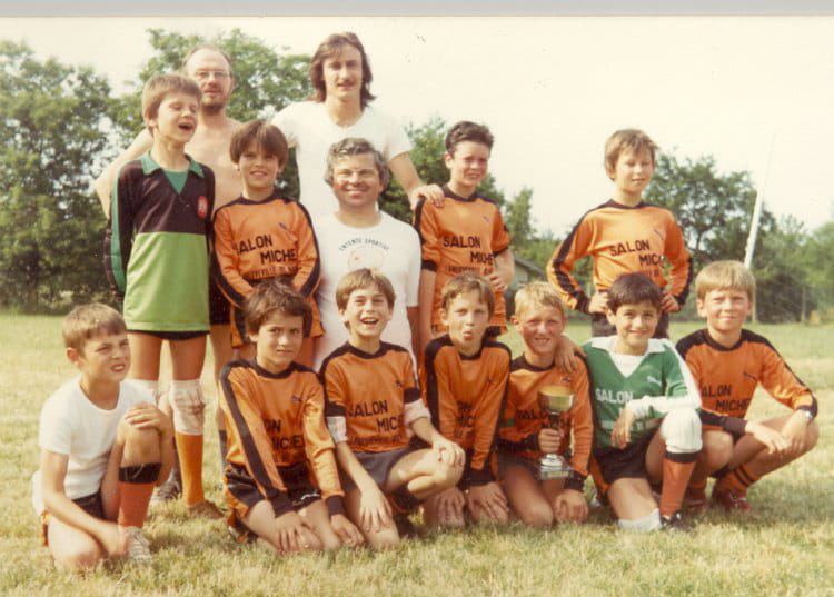 Photo De Classe Equipe Poussins ESL De 1983 Es Laneuveville devant photo-de-classe-equipe-poussins-esl-de-1983-es-laneuveville-devant