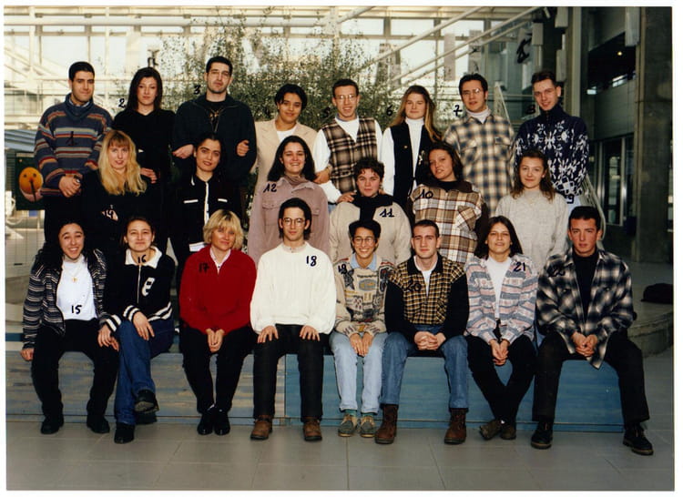 Photo de classe BTS Force de vente de 1997, Lycée Marie Curie - Copains ...
