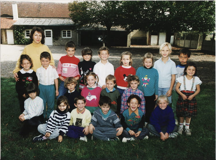 Photo de classe CE1 - 1990 / 1991 de 1991, ECOLE PRIMAIRE - Copains d'avant