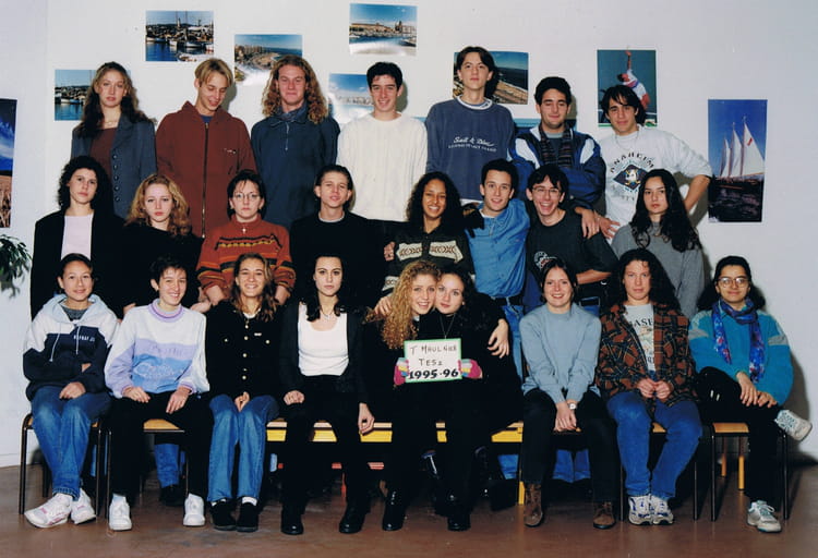 Photo de classe T ES 2 1995-1996 de 1995, Lycée Thierry Maulnier ...