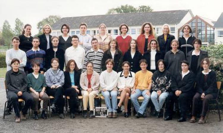 Photo de classe 1re année BTS Assistant de Gestion PME PMI de 1997 ...
