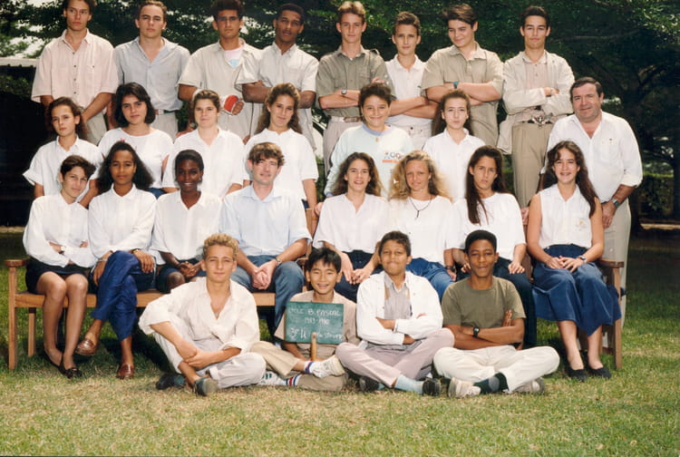 Photo de classe Troisieme de 1990, LYCEE BLAISE PASCAL - Copains d'avant