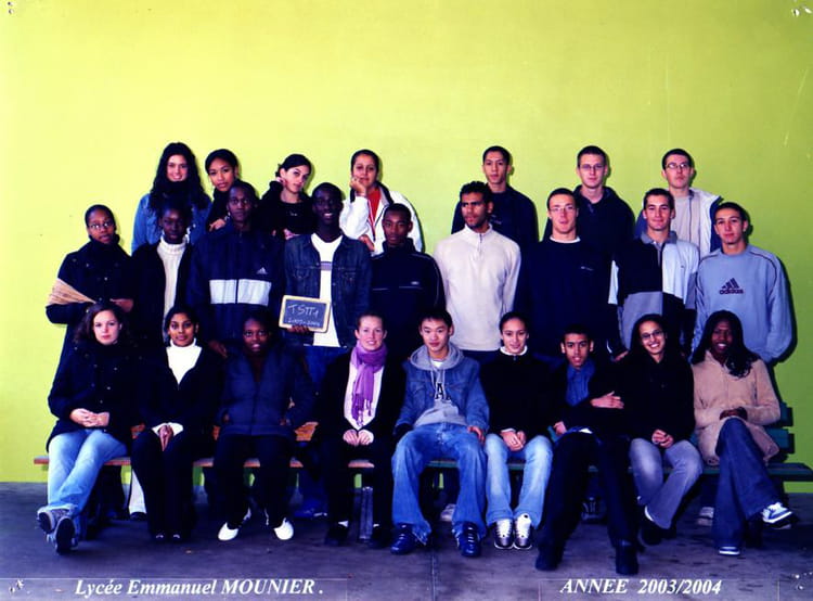 Photo de classe T STT 1 de 2004, Lycée Emmanuel Mounier - Copains d'avant