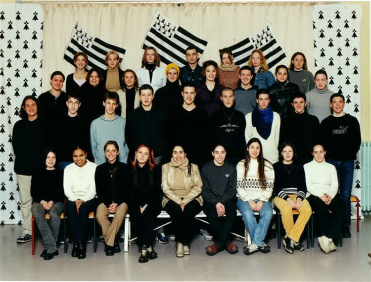 Photo de classe 1ème ACC1 2000 / 2001 de 2000, Lycée Jean Mace ...