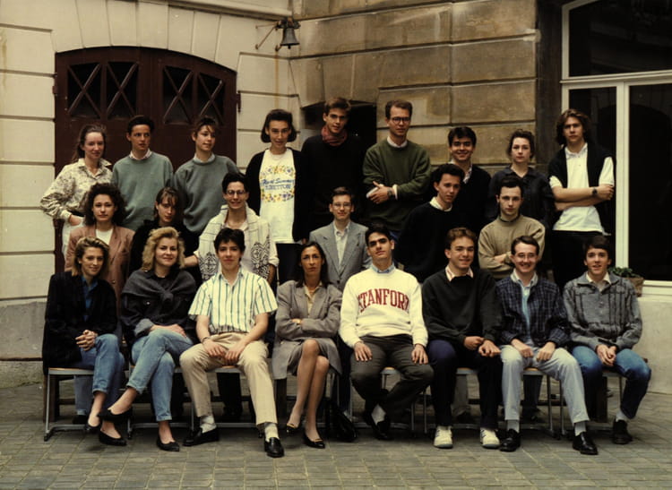 Photo de classe Terminale D de 1990, Lycée Privé Fénelon Saintemarie Copains d'avant