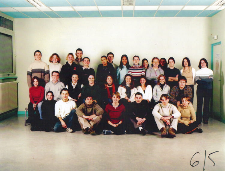 Photo de classe BTS Action Co 1 ère année de 2002, Lycée Public ...
