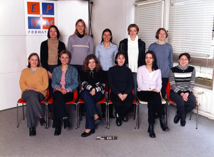 Photo de classe 1ère année BTS assistant de gestion PME PMI de 2000 ...