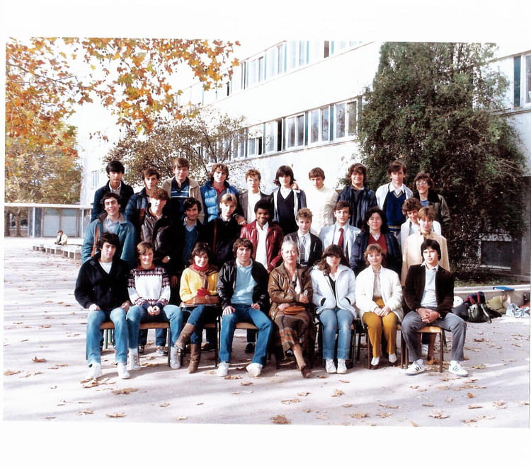 Photo De Classe 1ere S Lyc e Honor Daumier De 1983 Lyc e Honor photo-de-classe-1ere-s-lyc-e-honor-daumier-de-1983-lyc-e-honor