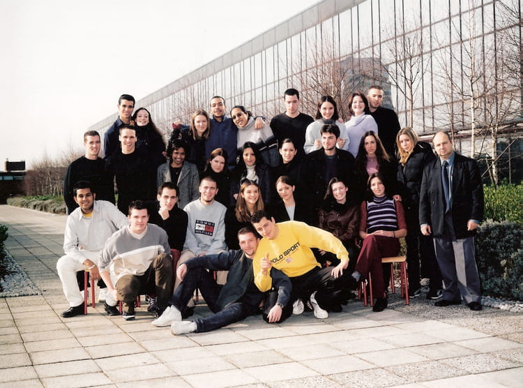 Photo de classe BTS ACTION CO 1ere année de 2002, IFCAE - Copains d'avant