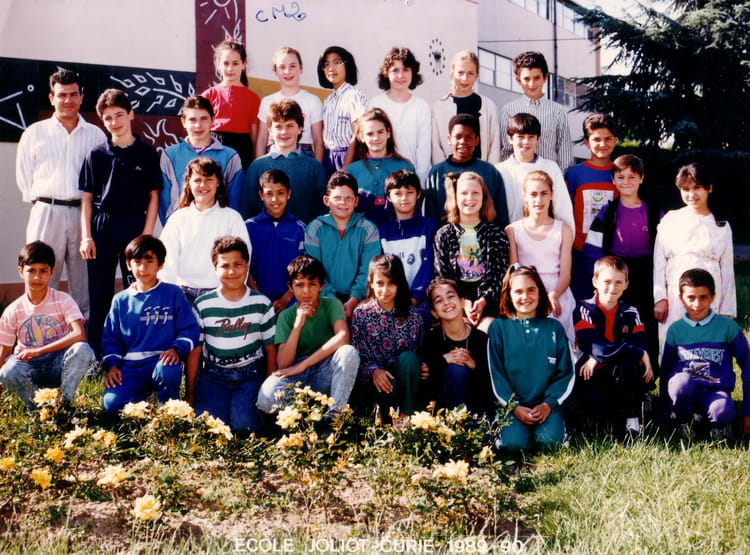 Photo de classe Annee 1990 de 1990, REPUBLIQUE - Copains d'avant