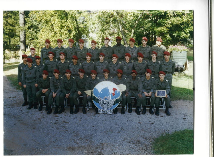 Photo de classe 1.R L A METZ 1985 de 1985, Régiment De Livraison Par Air Copains d'avant Photo de classe 1.R L A METZ 1985 de 1985, Régiment De Livraison Par Air Copains d'avant