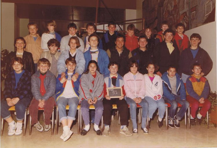 Photo de classe 5ème 4 de 1985, Lycée Françoisjean Armorin Copains d