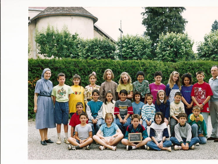 Photo de classe Cm1 et cm2 de 1992, Ecole Notre Dame Du Rosaire