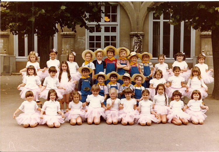 Photo de classe Grande section de 1981, ECOLE SAINTE MARIE - Copains d ...