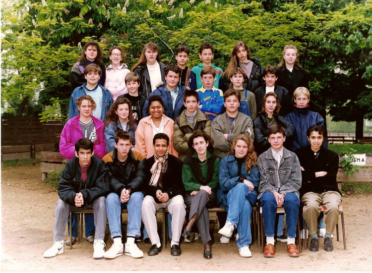Photo de classe 4éme R de 1989, Collège Privé Sainteclotilde Copains