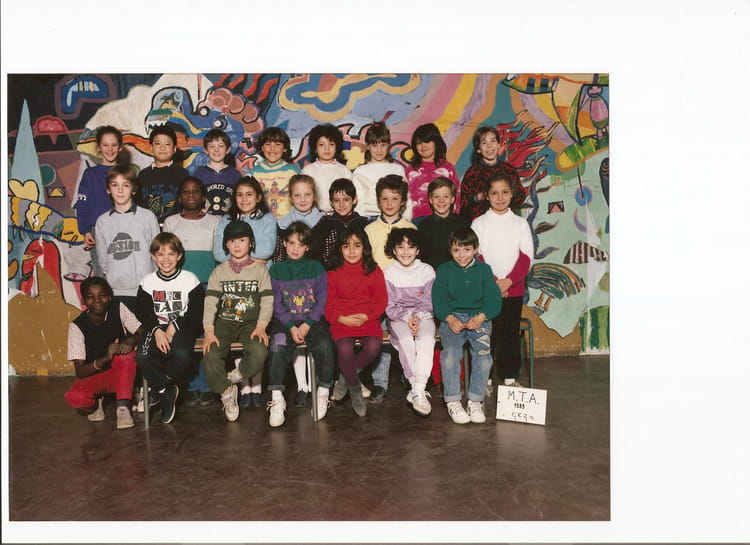 Photo De Classe CE2 B De 1989 MAURICE THOREZ Copains D avant photo-de-classe-ce2-b-de-1989-maurice-thorez-copains-d-avant